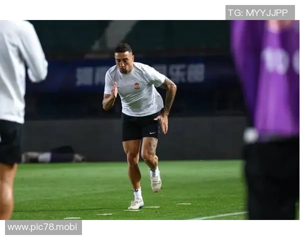 正负值+16最高！戴维森18分钟5中3拿到8分4板 三分4中2